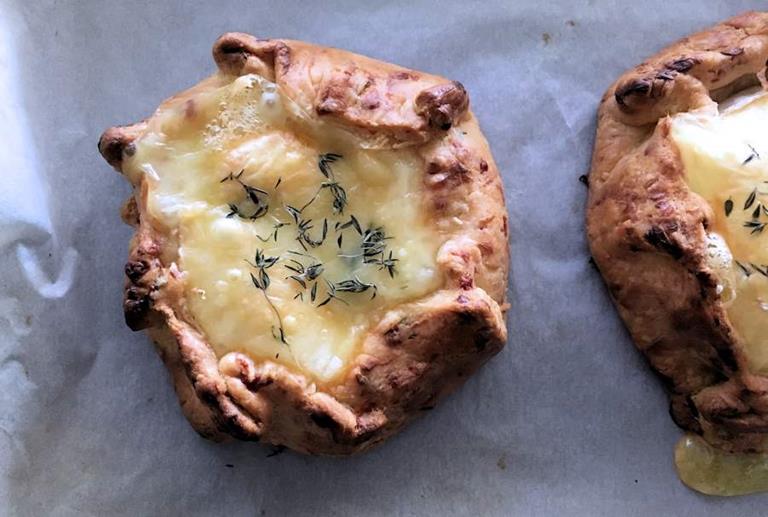 Camembert En Croute Recipe Cuisine Fiend